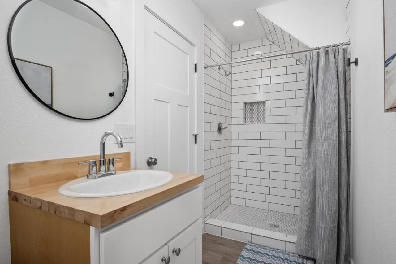 Ocean Rogue Inn Unit 12 Rockaway Beach Exterior photo